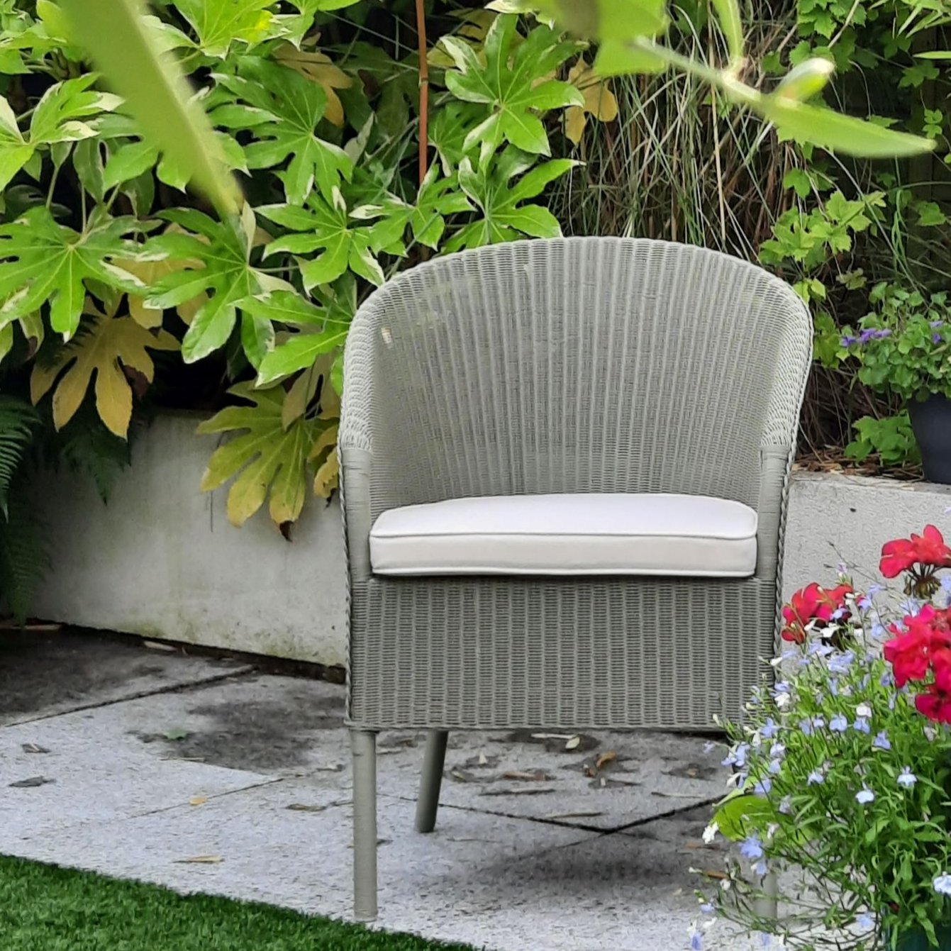 Henley Outdoor Chair in "Panama Green"