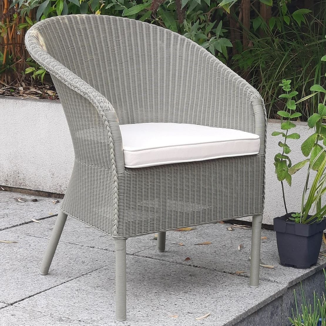 Henley Outdoor Chair in "Panama Green"